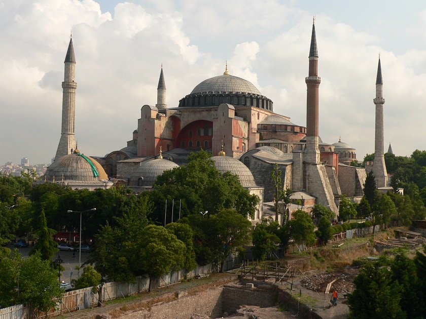 De Hagia Sophia in Constantinopel - foto: 'Bigdaddy1204', Wikimedia Commons, <http://commons.wikimedia.org/wiki/File:Hagia_Sophia_Cathedral.jpg>