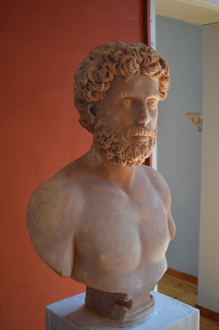 Portret van een onbekende man (tweede helft tweede eeuw n.Chr.) - foto: Jaap-Jan Flinterman, zomer 2019 (Museum Astros)