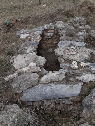 Mycenaean grave near Vaskna 2 - Photo: Jaap-Jan Flinterman, September 2023