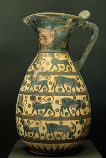 Proto-Corinthische vaas, ca. 635 v.Chr. - foto: Marie-Lan Nguyen ('Jastrow'), Wikimedia Commons <http://en.wikipedia.org/wiki/File:Olpe_sphinx_Louvre_Cp10475.jpg>