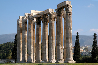 Tempel voor Zeus Olympios in Athene, gebouwd door de Romeinse keizer Hadrianus - foto: 'Caribb', Flickr <http://www.flickr.com/photos/caribb/78760484/>